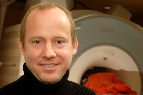 Portrait of Professor René Weber in the Brain Imaging Center
